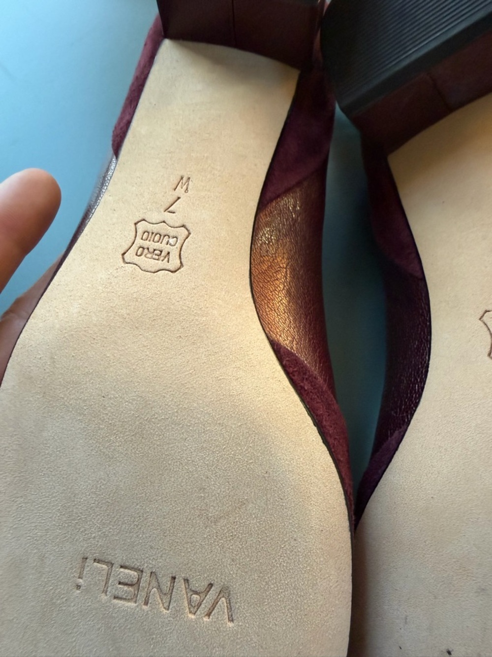 Van Eli Burgundy Leather Mid-Heel Pumps with Gold Chain Accent size 7W - Picture 4 of 9